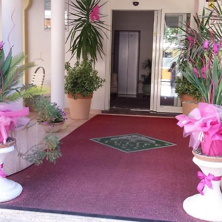 Hotel Tulipe Nazionale Ричоне Екстериор снимка