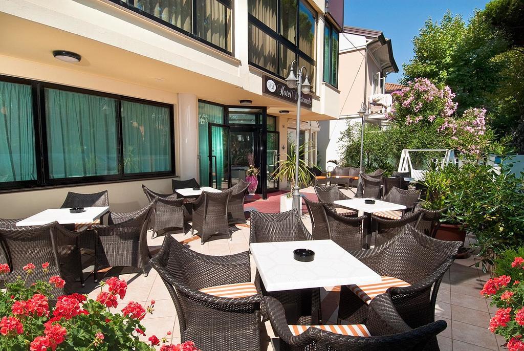 Hotel Tulipe Nazionale Ричоне Екстериор снимка