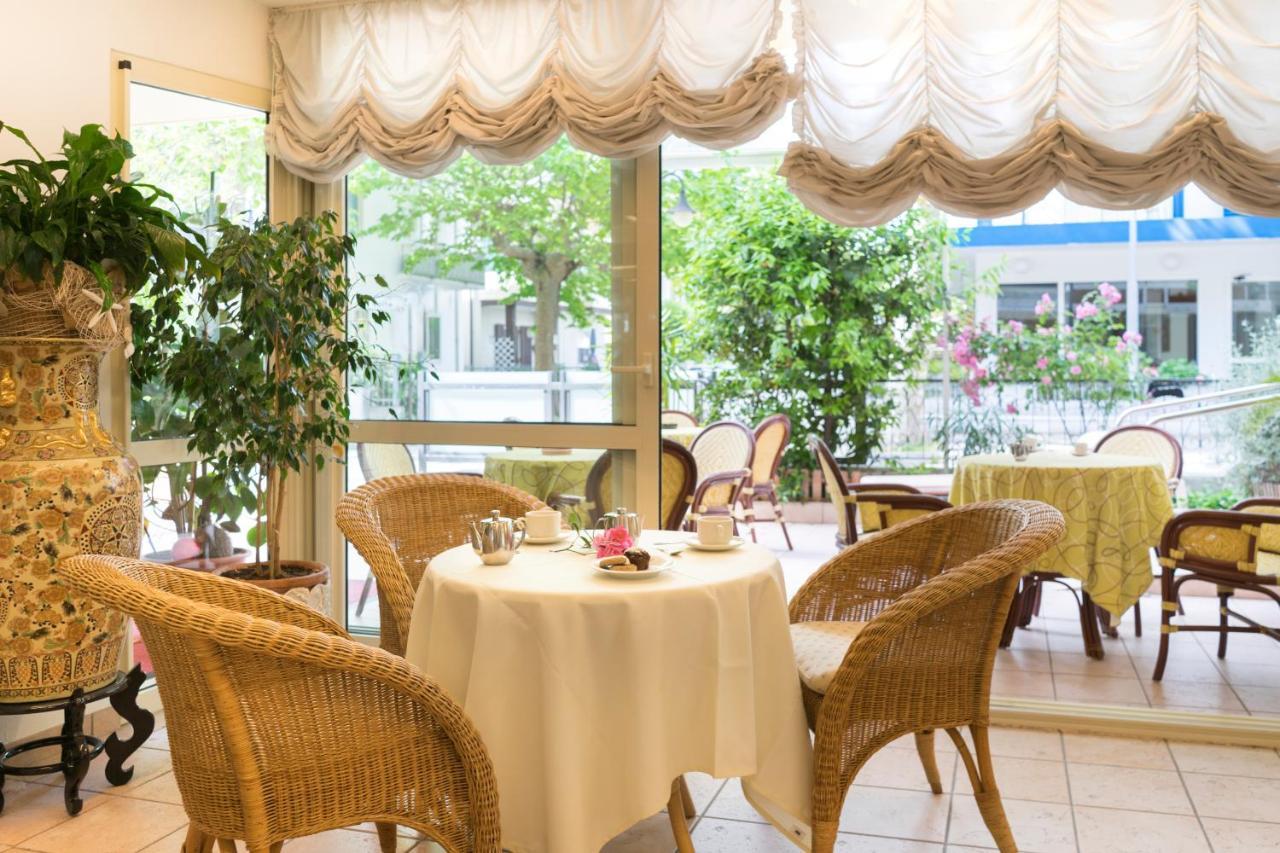 Hotel Tulipe Nazionale Ричоне Екстериор снимка
