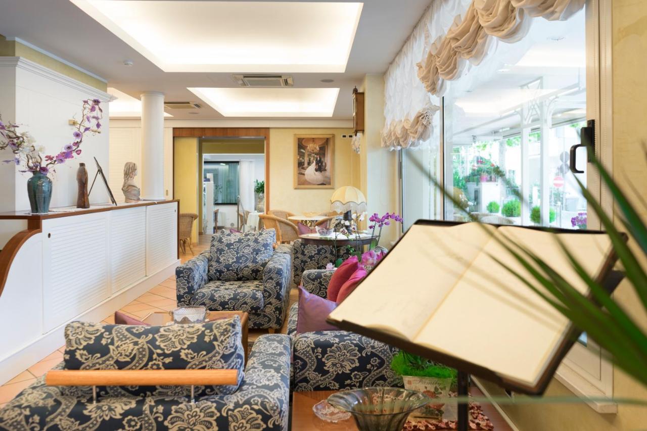 Hotel Tulipe Nazionale Ричоне Екстериор снимка